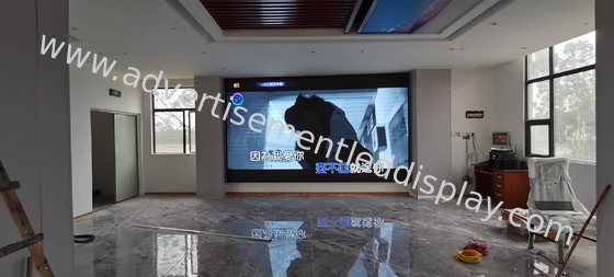 Zaawansowany system sterowania wyświetlacz reklam LED 92x192mm Żelazna szafka do łatwego zarządzania